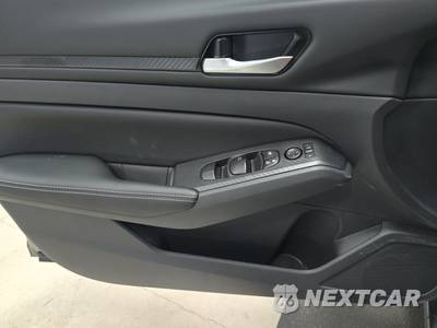 2025 Nissan Altima SV - zdjęcie 9 z 18 - miniatura