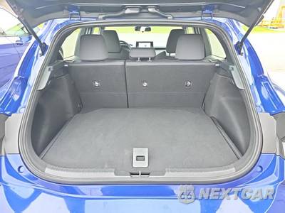 2025 Toyota Corolla Hatchback SE - zdjęcie 19 z 21 - miniatura