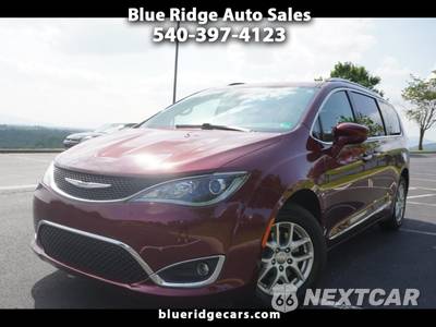 2020 Chrysler Pacifica Touring L 121.6" WB