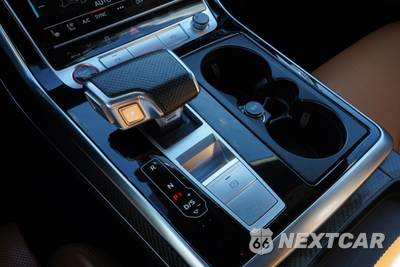 2023 Audi RS Q8 - zdjęcie 43 z 50 - miniatura
