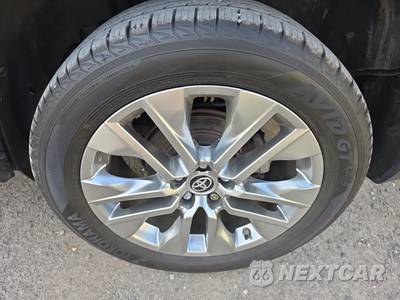 2019 Toyota RAV4 XLE Premium - zdjęcie 11 z 22 - miniatura