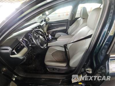 2019 Toyota Camry SE - zdjęcie 7 z 18 - miniatura