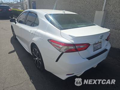 2019 Toyota Camry SE - zdjęcie 6 z 28 - miniatura
