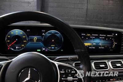 2023 Mercedes-Benz GLS 450 4MATIC - zdjęcie 60 z 96 - miniatura