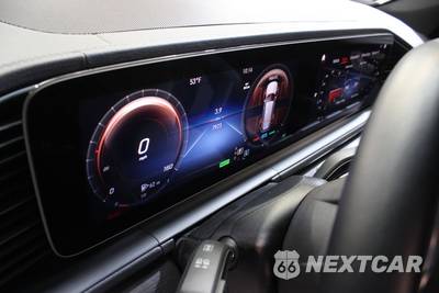 2023 Mercedes-Benz GLS 450 4MATIC - zdjęcie 55 z 96 - miniatura