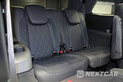 2025 Mercedes-Benz AMG GLS 63 4MATIC+ - zdjęcie 38 z 99 - miniatura