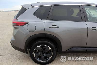 2024 Nissan Rogue SV - zdjęcie 14 z 42 - miniatura