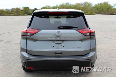 2024 Nissan Rogue SV - zdjęcie 17 z 42 - miniatura