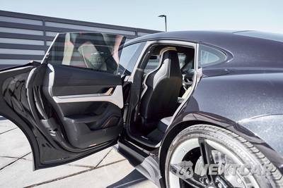2020 Porsche Taycan Turbo S - zdjęcie 30 z 77 - miniatura