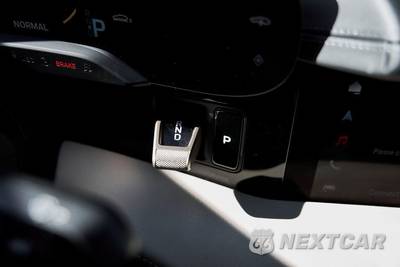 2020 Porsche Taycan Turbo S - zdjęcie 63 z 77 - miniatura