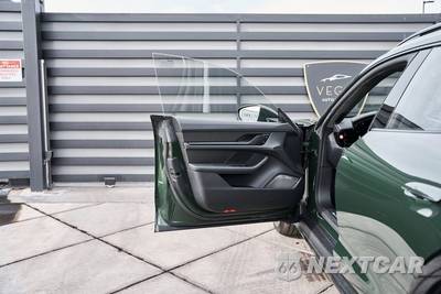 2026 Porsche Taycan Cross Turismo Turbo S - zdjęcie 37 z 89 - miniatura