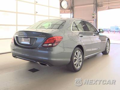 2017 Mercedes-Benz C 300 4MATIC Sedan - zdjęcie 4 z 37 - miniatura
