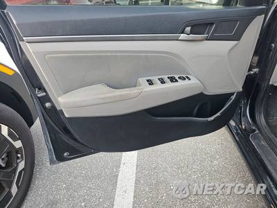 2017 Hyundai Elantra SE Sedan - zdjęcie 9 z 20 - miniatura