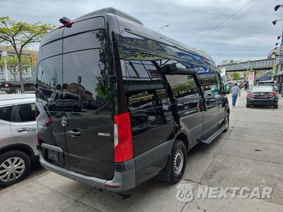 2019 Mercedes-Benz Sprinter 2500 Passenger Van High Roof 170.0" WB - zdjęcie 4 z 31 - miniatura