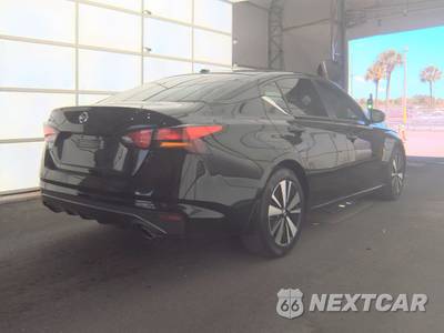 2020 Nissan Altima SR - zdjęcie 4 z 22 - miniatura