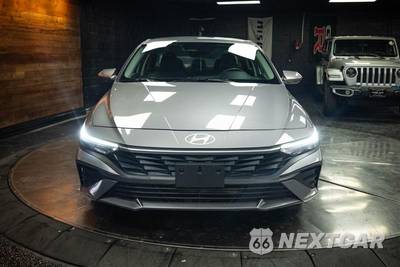 2025 Hyundai Elantra SE - zdjęcie 4 z 24 - miniatura