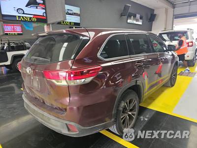 2019 Toyota Highlander LE - zdjęcie 3 z 7 - miniatura