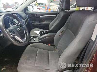 2019 Toyota Highlander LE - zdjęcie 6 z 7 - miniatura