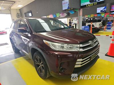 2019 Toyota Highlander LE - zdjęcie 4 z 7 - miniatura