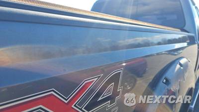 2015 Ford Super Duty F-250 Lariat Crew Cab Medium Bed - zdjęcie 21 z 45 - miniatura