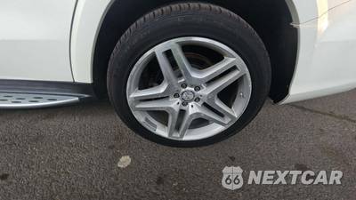 2014 Mercedes-Benz GL 550 4MATIC - zdjęcie 27 z 35 - miniatura