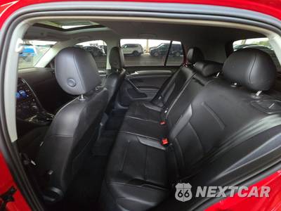 2019 Volkswagen Golf SE Hatchback - zdjęcie 13 z 22 - miniatura
