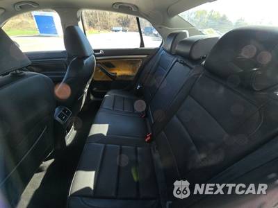 2010 Volkswagen Jetta Sedan SE - zdjęcie 18 z 30 - miniatura