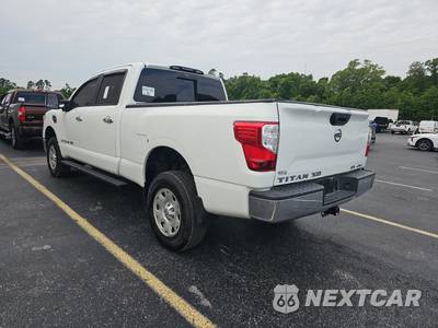 2017 Nissan TITAN XD SV Crew Cab Medium Bed - zdjęcie 6 z 34 - miniatura