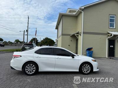 2020 Toyota Camry LE - zdjęcie 6 z 22 - miniatura