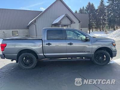 2018 Nissan TITAN SV Crew Cab Short Bed - zdjęcie 4 z 6 - miniatura