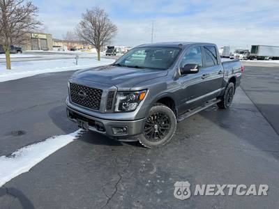 2018 Nissan TITAN SV Crew Cab Short Bed