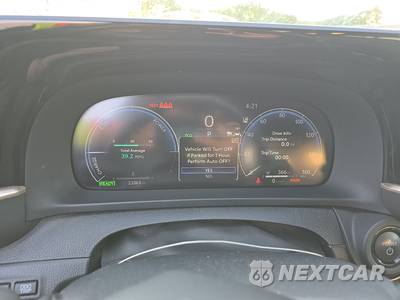 2025 Toyota Crown XLE - zdjęcie 18 z 28 - miniatura