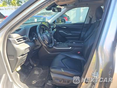 2020 Toyota Highlander XLE - zdjęcie 7 z 29 - miniatura