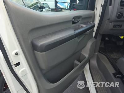 2019 Nissan NV2500 HD Cargo SV Standard Roof 146.1" WB - zdjęcie 9 z 17 - miniatura