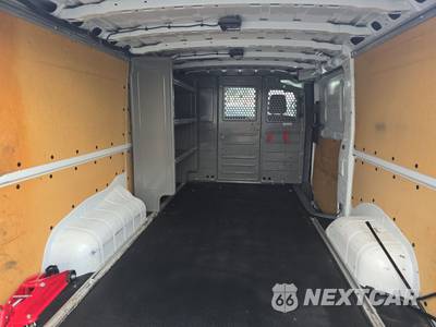 2019 Nissan NV2500 HD Cargo SV Standard Roof 146.1" WB - zdjęcie 15 z 17 - miniatura