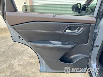 2023 Nissan Rogue SL - zdjęcie 40 z 49 - miniatura