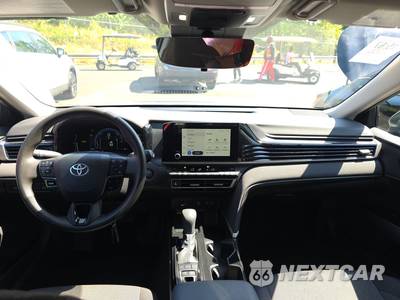 2025 Toyota Camry LE - zdjęcie 6 z 20 - miniatura