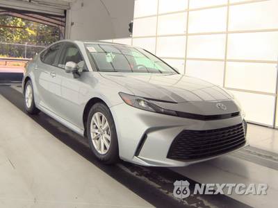 2025 Toyota Camry LE - zdjęcie 3 z 20 - miniatura
