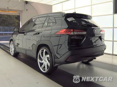 2024 Toyota Corolla Cross LE - zdjęcie 2 z 24 - miniatura
