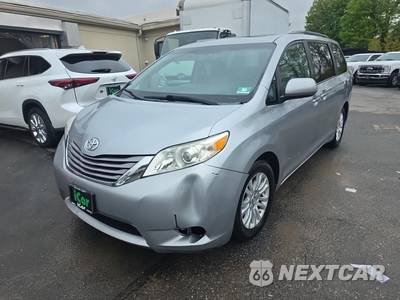 2015 Toyota Sienna XLE 8-Passenger 119.3" WB