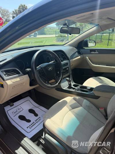 2015 Hyundai Sonata SE - zdjęcie 9 z 14 - miniatura