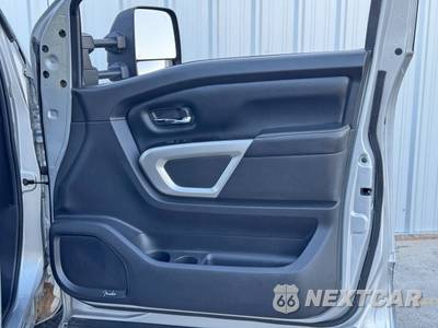 2019 Nissan TITAN XD PRO-4X Crew Cab Medium Bed - zdjęcie 38 z 49 - miniatura