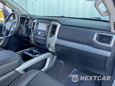 2019 Nissan TITAN XD PRO-4X Crew Cab Medium Bed - zdjęcie 11 z 49 - miniatura