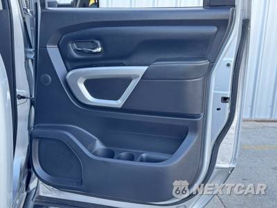 2019 Nissan TITAN XD PRO-4X Crew Cab Medium Bed - zdjęcie 39 z 49 - miniatura