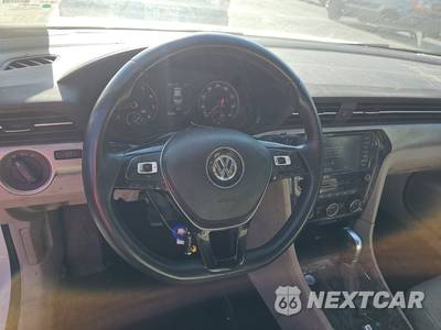 2021 Volkswagen Passat 2.0T SE - zdjęcie 10 z 36 - miniatura
