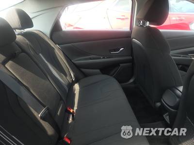 2025 Hyundai Elantra SEL Convenience - zdjęcie 14 z 23 - miniatura