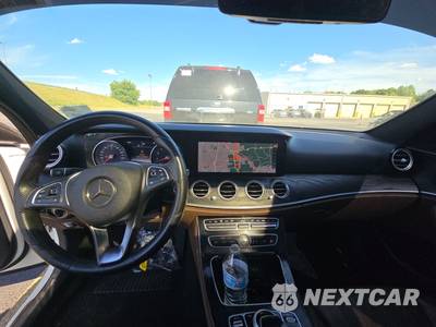 2017 Mercedes-Benz E 300 Sport Sedan - zdjęcie 11 z 32 - miniatura