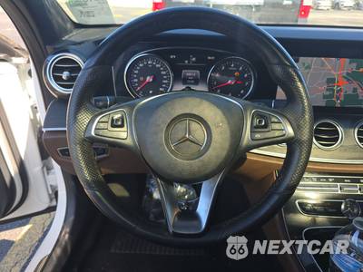 2017 Mercedes-Benz E 300 Sport Sedan - zdjęcie 10 z 32 - miniatura