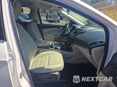 2017 Ford Escape SE - zdjęcie 8 z 19 - miniatura