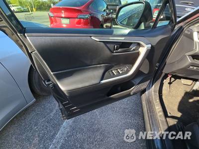 2021 Toyota RAV4 LE - zdjęcie 9 z 21 - miniatura